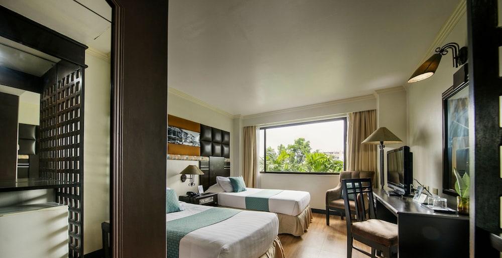 The Bellavista Hotel Lapu-Lapu City Esterno foto
