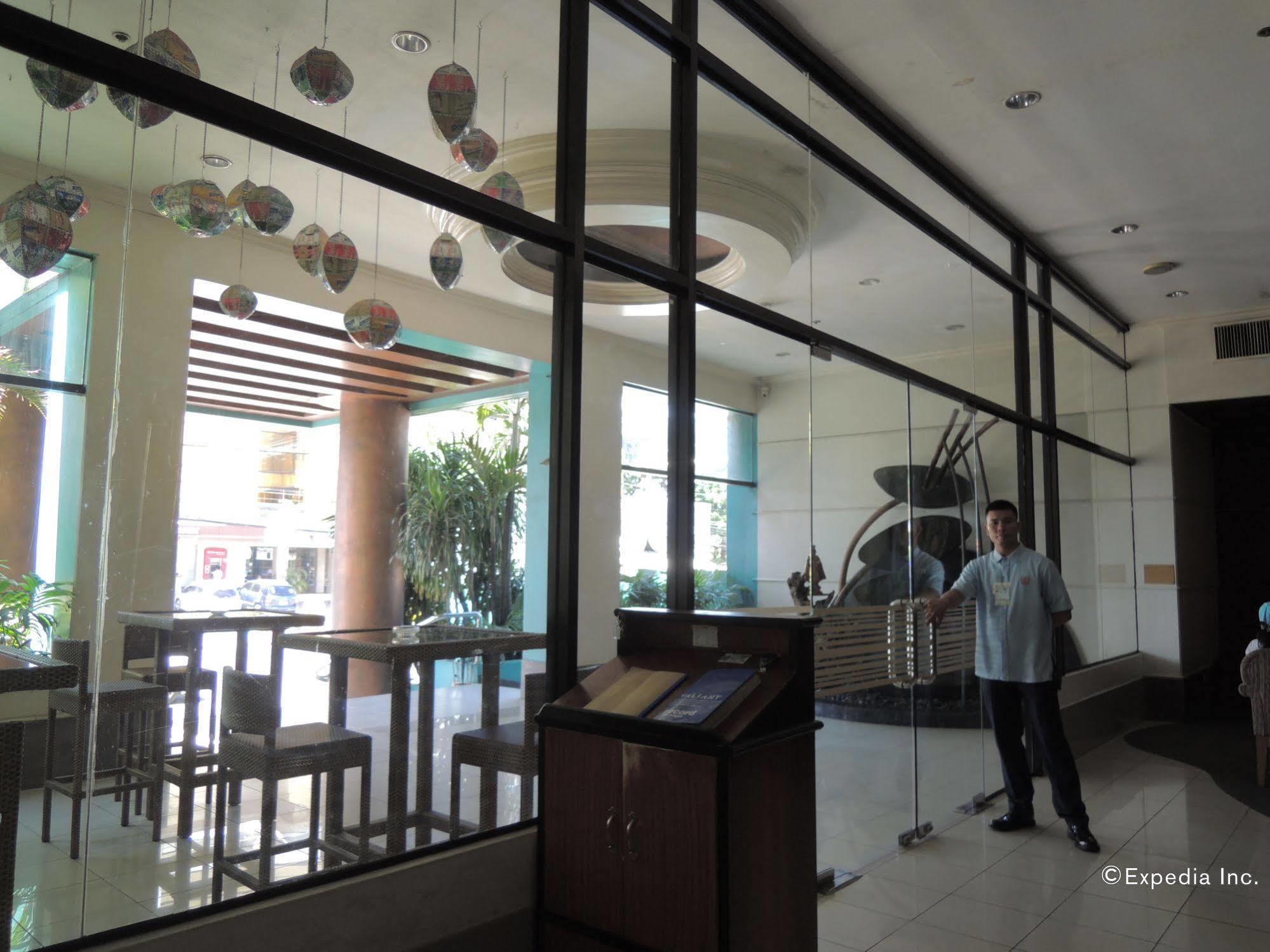 The Bellavista Hotel Lapu-Lapu City Esterno foto