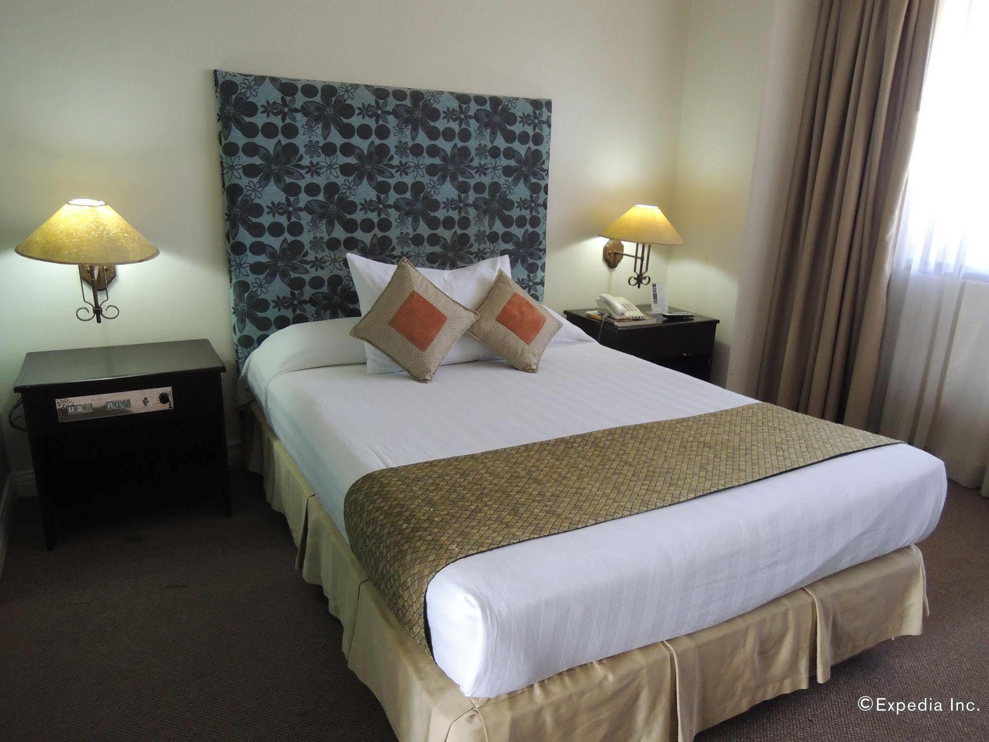 The Bellavista Hotel Lapu-Lapu City Esterno foto