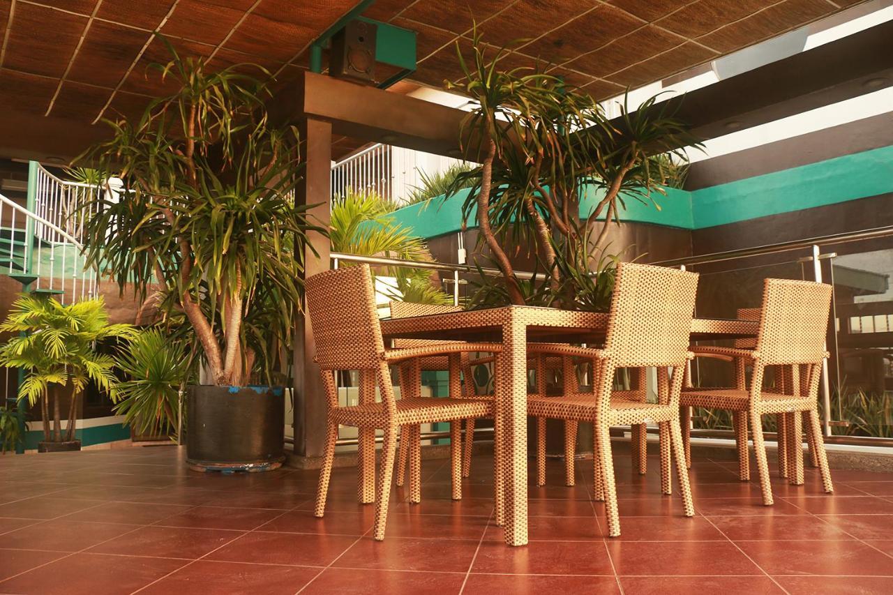 The Bellavista Hotel Lapu-Lapu City Esterno foto